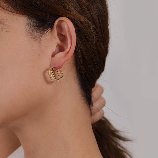 Contemporary double-layered earrings