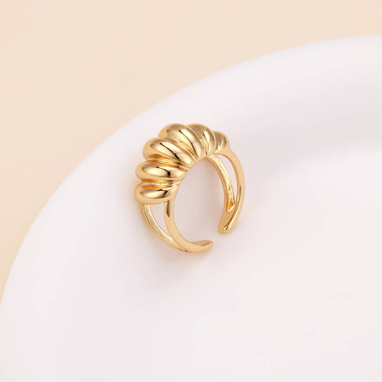 Spiral pumpkin design ring